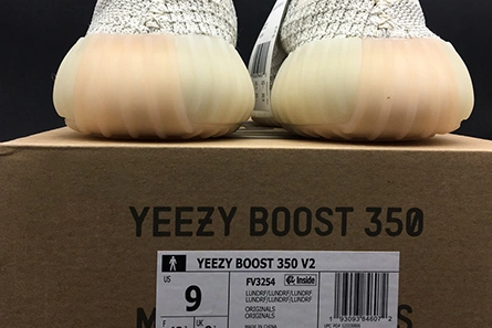 Stylish ADIDAS YEEZY BOOST 350 V2 FV3254 1732