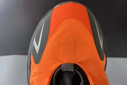 Soft ADIDAS YEEZY BOOST 700 MNVN ORANGE - FV3258 1720