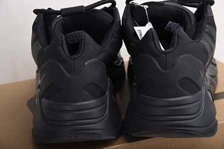 ADIDAS YEEZY BOOST 700 MNVN TRIPLE BLACK - FV4440 Classic 1697