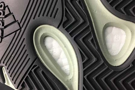 Flexible ADIDAS YEEZY BOOST 700 SALT - EG7487 1718