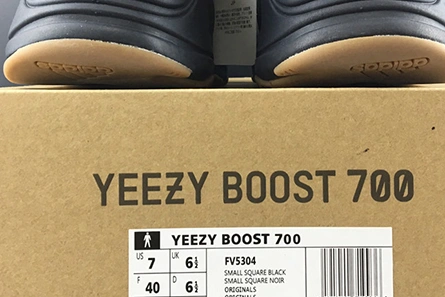 ADIDAS YEEZY BOOST 700 UTILITY BLACK - FV5304 Trendsetting 1734
