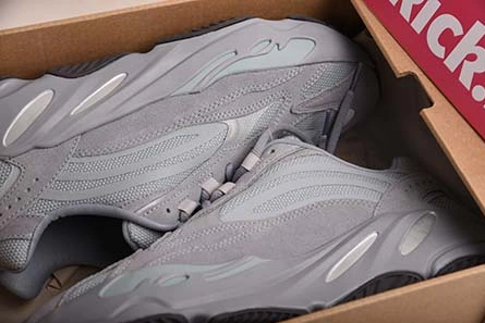 TopPick ADIDAS YEEZY BOOST 700 V2 “HOSPITAL BLUE” - FV8424 1768