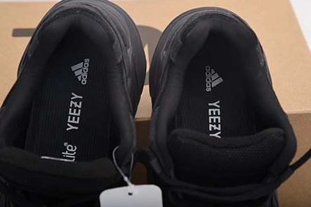 ADIDAS YEEZY BOOST 700 V2 VANTA - FU6684 Reliable 1786