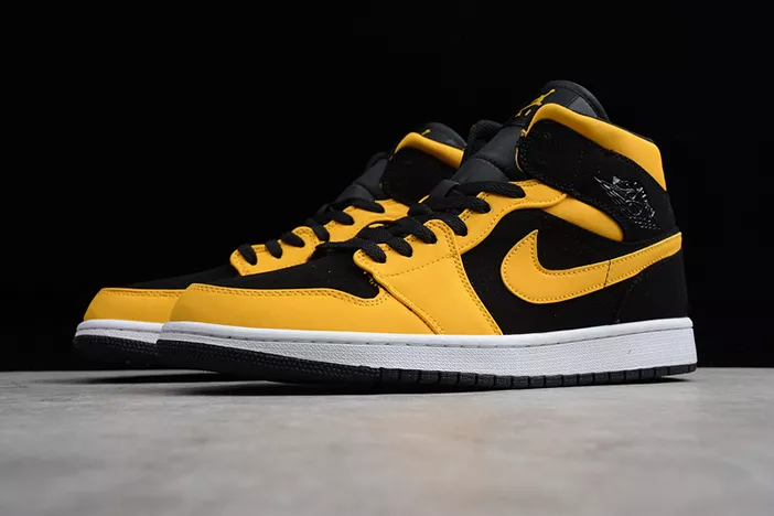 AIR JORDAN 1 MID Sleek 267