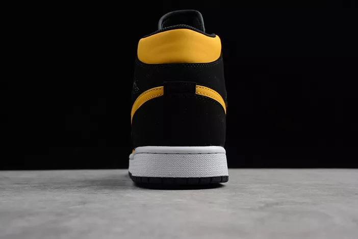 AIR JORDAN 1 MID Sleek 267