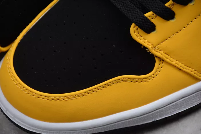 AIR JORDAN 1 MID Sleek 267