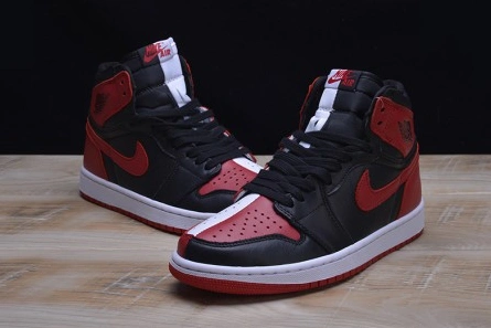 Flexible AIR JORDAN 1 RETRO 285