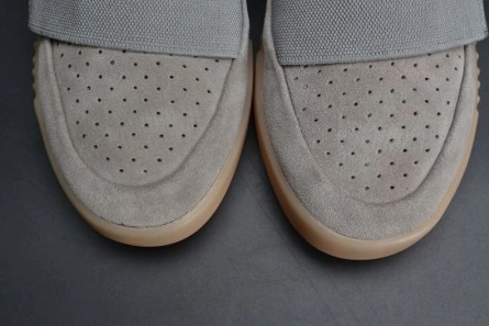 HighQuality Adidas Yeezy 750 Boost Light Grey Gum Glow Dark BB1840 1776