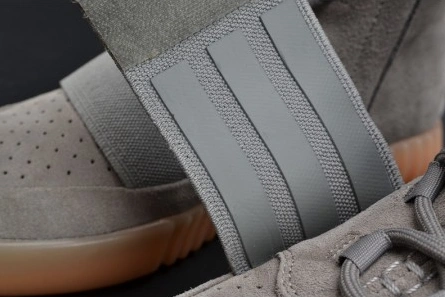 HighQuality Adidas Yeezy 750 Boost Light Grey Gum Glow Dark BB1840 1776