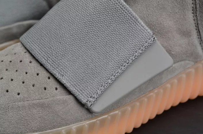 HighQuality Adidas Yeezy 750 Boost Light Grey Gum Glow Dark BB1840 1776