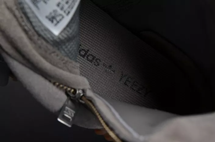 HighQuality Adidas Yeezy 750 Boost Light Grey Gum Glow Dark BB1840 1776