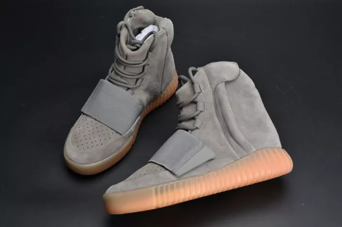 HighQuality Adidas Yeezy 750 Boost Light Grey Gum Glow Dark BB1840 1776