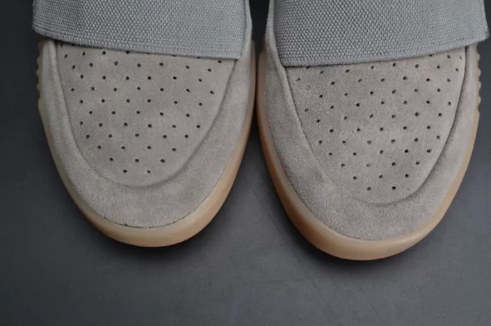 HighQuality Adidas Yeezy 750 Boost Light Grey Gum Glow Dark BB1840 1776