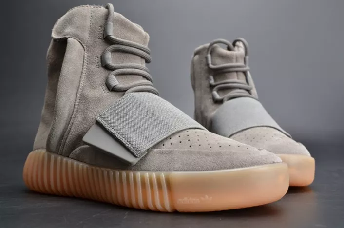 HighQuality Adidas Yeezy 750 Boost Light Grey Gum Glow Dark BB1840 1776