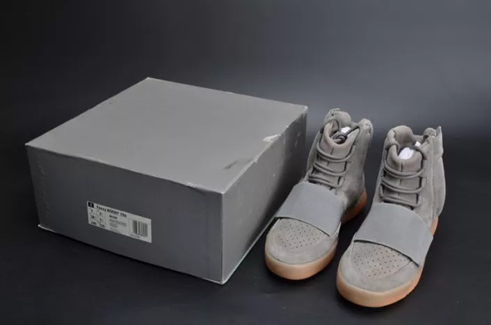 HighQuality Adidas Yeezy 750 Boost Light Grey Gum Glow Dark BB1840 1776
