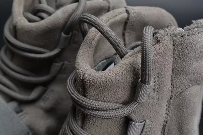 HighQuality Adidas Yeezy 750 Boost Light Grey Gum Glow Dark BB1840 1776