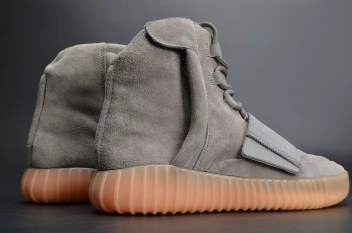 HighQuality Adidas Yeezy 750 Boost Light Grey Gum Glow Dark BB1840 1776