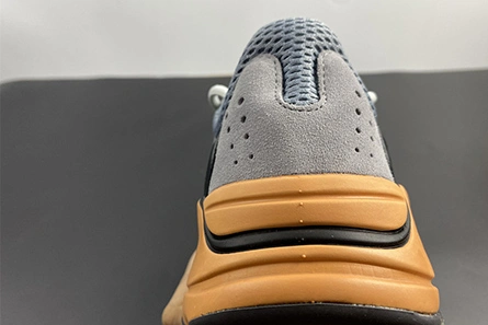 Durable Adidas Yeezy Boost 700 GW0296 1674