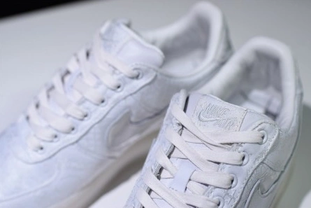 Elegant Air Force 1 Low CLOT 1WORLD (2018) - AO9286-100 1270