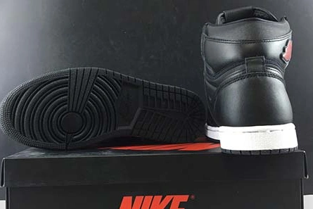Air Jordan 1 “Black Satin” 555088-060 Fashionable 244