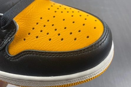 Air Jordan 1 High OG “Yellow Toe” 555088-711 Trendy 181
