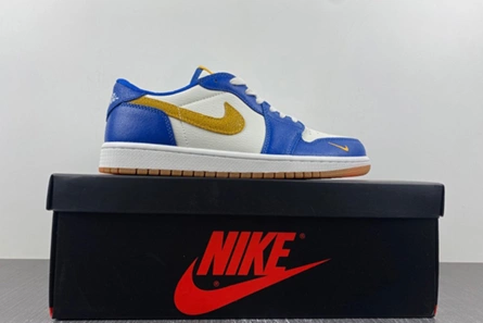 Air Jordan 1 Low DZ0792-103 Minimalist 105