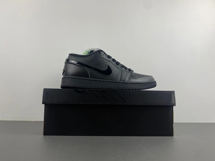 Efficient Air Jordan 1 Low HM3690-001 23