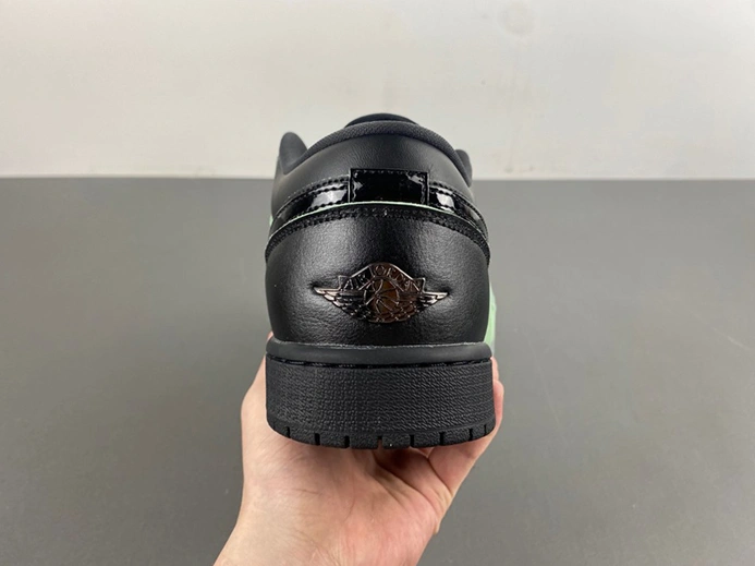 Efficient Air Jordan 1 Low HM3690-001 23
