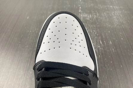 UrbanStyle Air Jordan 1 Low “Panda”  DC0774 101 141