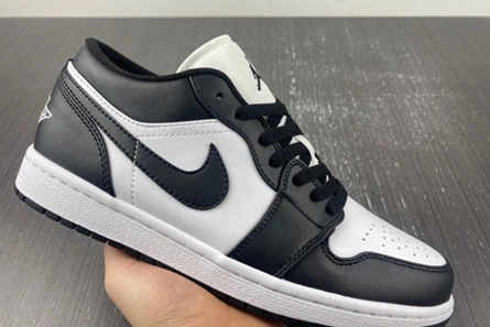 UrbanStyle Air Jordan 1 Low “Panda”  DC0774 101 141