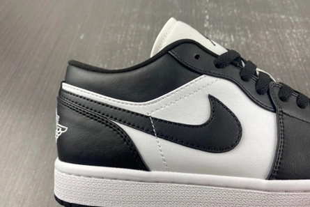 UrbanStyle Air Jordan 1 Low “Panda”  DC0774 101 141