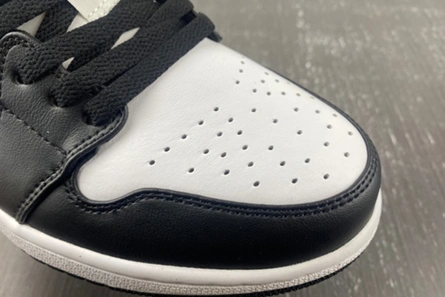 UrbanStyle Air Jordan 1 Low “Panda”  DC0774 101 141