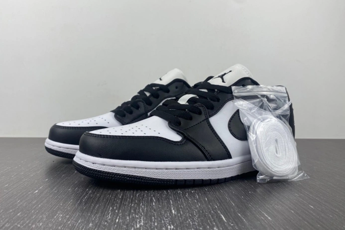 UrbanStyle Air Jordan 1 Low “Panda”  DC0774 101 141