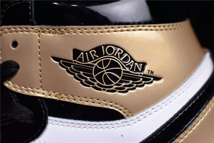 Flexible Air Jordan 1 Metallic Gold 861428-007 283