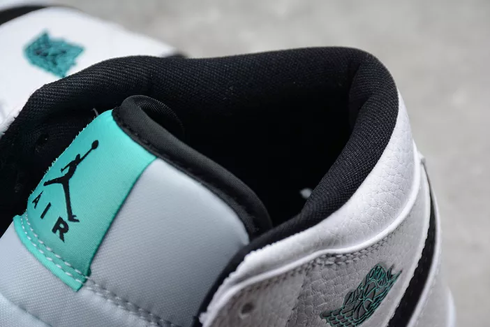 Air Jordan 1 Mid BG 'Hyper Jade' - Air Jordan - 554725-122 Sophisticated 276