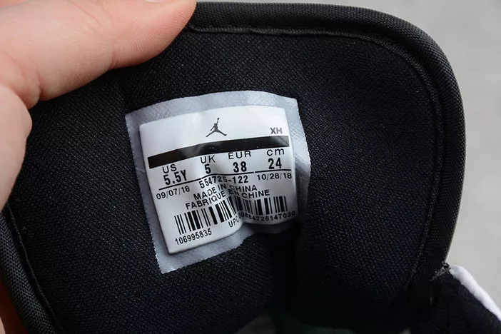Air Jordan 1 Mid BG 'Hyper Jade' - Air Jordan - 554725-122 Sophisticated 276