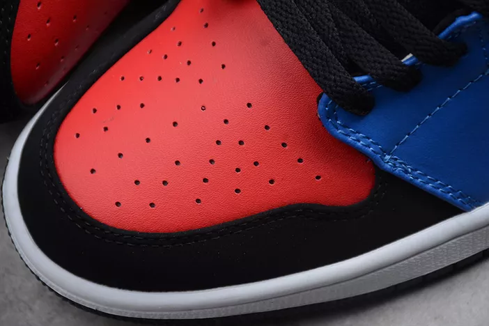 Air Jordan 1 Mid GS Comfortable 334