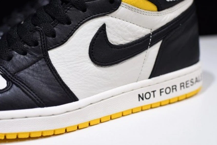 Air Jordan 1 No Ls Varsity Maize 861428-107 Elegant 322