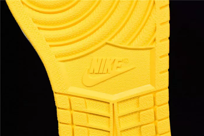 Air Jordan 1 No Ls Varsity Maize 861428-107 Elegant 322