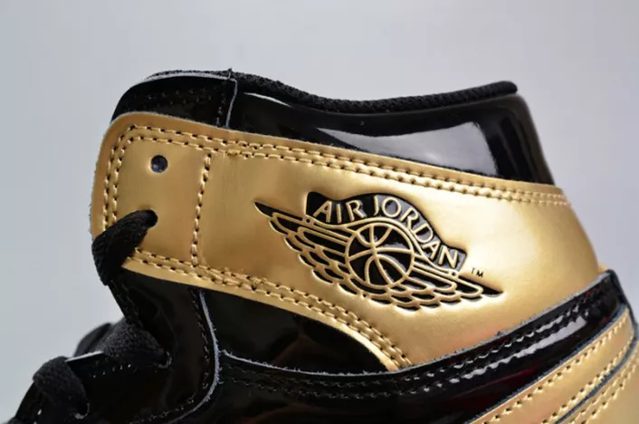 Air Jordan 1 Retro High OG NRG ComplexCon "Top 3 Gold" 861428-001 Practical 306