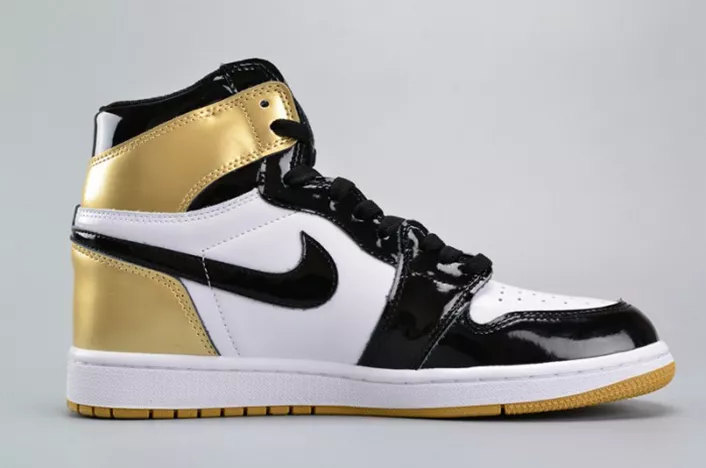 Air Jordan 1 Retro High OG NRG ComplexCon "Top 3 Gold" 861428-001 Practical 306