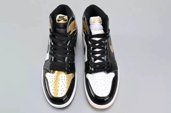 Air Jordan 1 Retro High OG NRG ComplexCon "Top 3 Gold" 861428-001 Practical 306