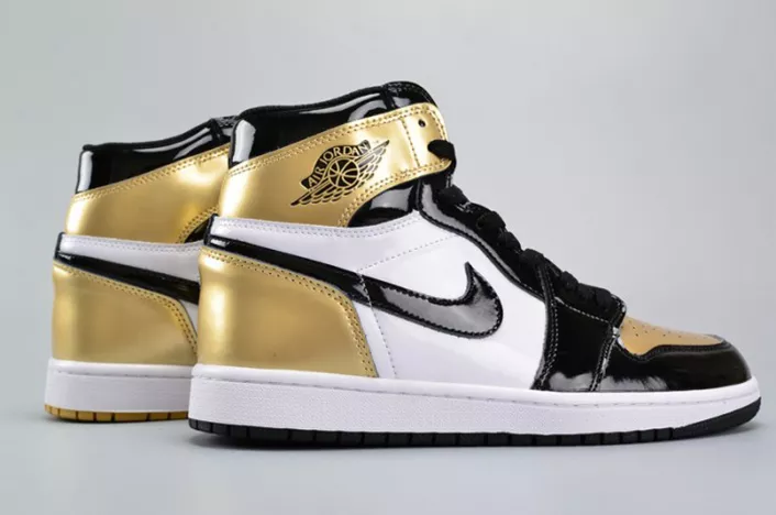 Air Jordan 1 Retro High OG NRG ComplexCon "Top 3 Gold" 861428-001 Practical 306