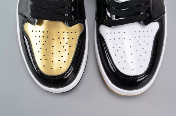 Air Jordan 1 Retro High OG NRG ComplexCon "Top 3 Gold" 861428-001 Practical 306
