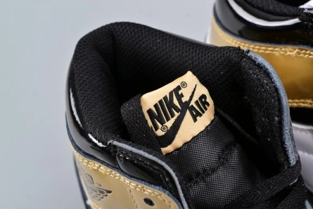 Air Jordan 1 Retro High OG NRG ComplexCon "Top 3 Gold" 861428-001 Practical 306