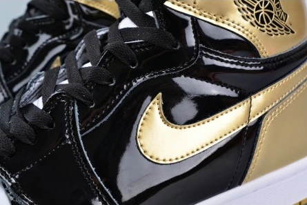 Air Jordan 1 Retro High OG NRG ComplexCon "Top 3 Gold" 861428-001 Practical 306