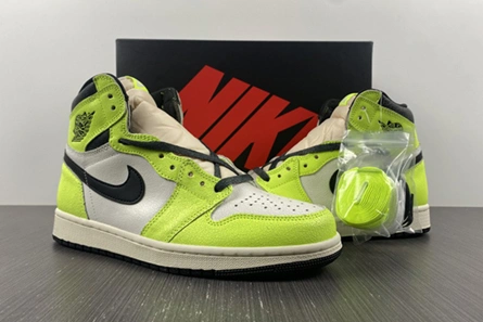 Air Jordan 1 Retro High OG Visionaire 555088-702 Flexible 159