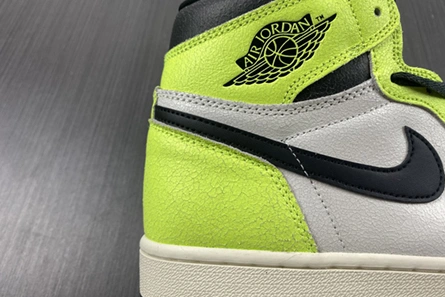 Air Jordan 1 Retro High OG Visionaire 555088-702 Flexible 159