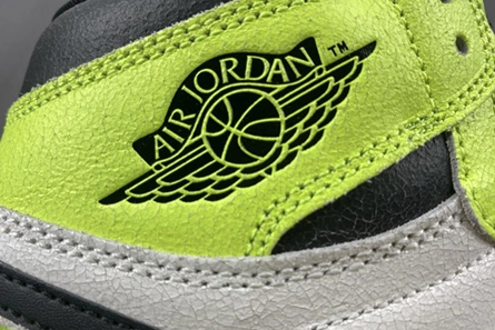 Air Jordan 1 Retro High OG Visionaire 555088-702 Flexible 159