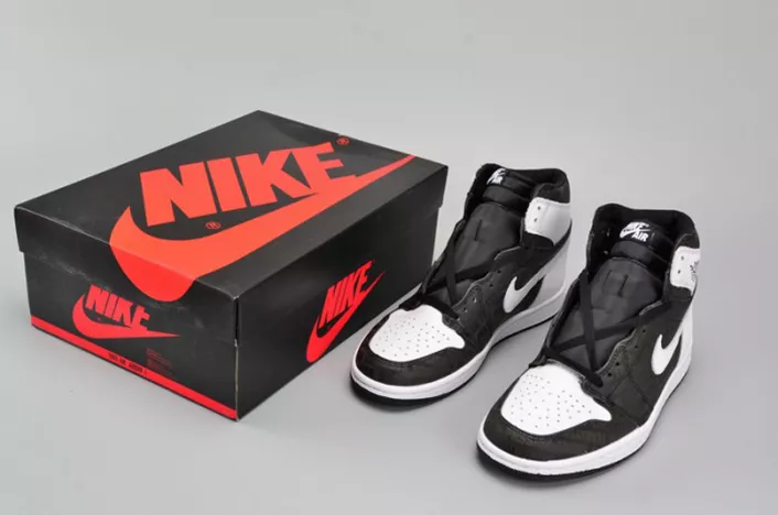 Air Jordan 1 Retro High RE2PECT Jeter 555088-008 AllSeason 293